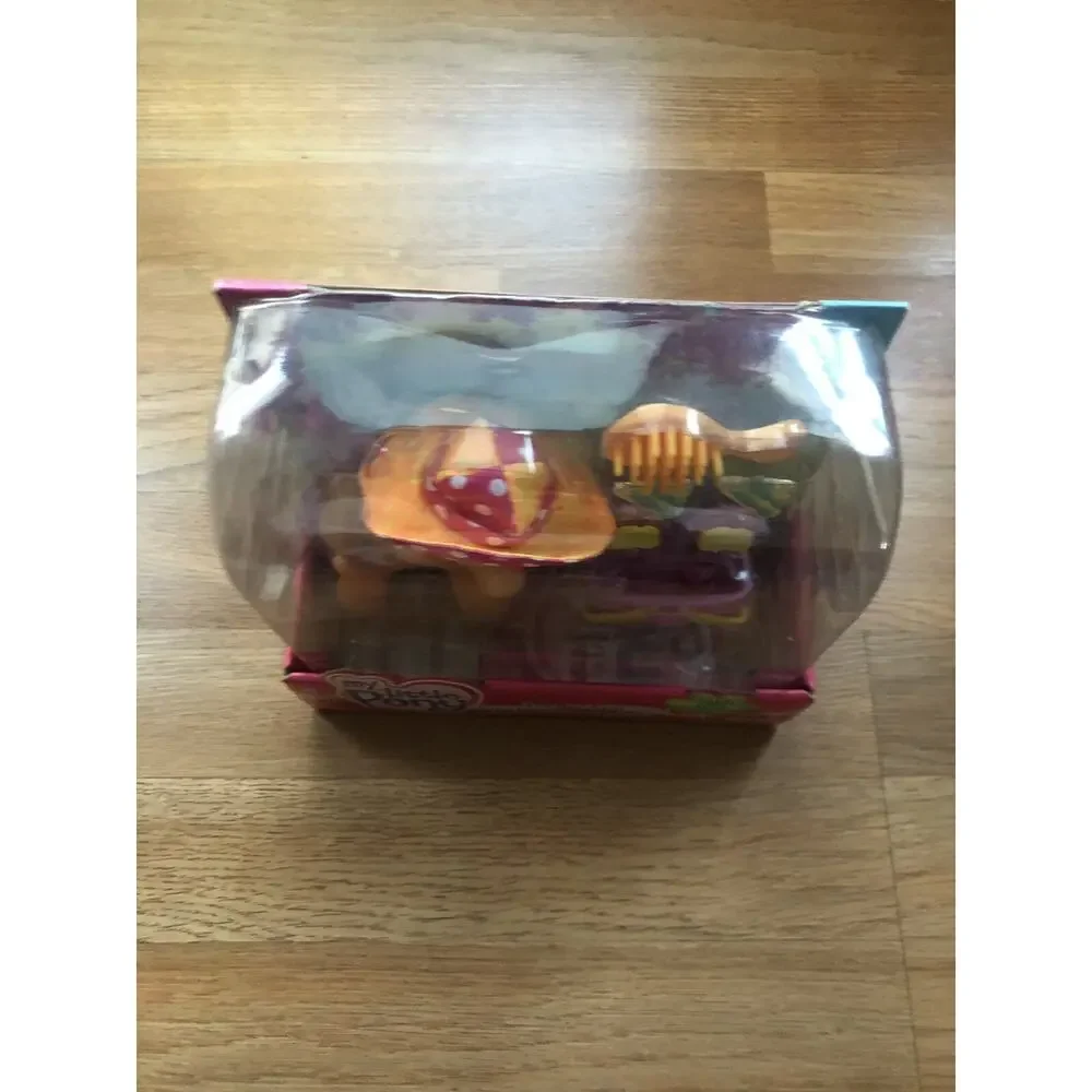 NIB My Little Pony Picnic Fun With Sew-and-So Playset Hasbro 2005 RARE!!!!
